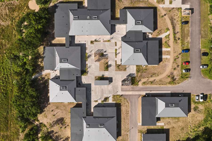 Autistenheim im Wald – „umhüllt“ von Holz und Stahlprofilen, AutismeCenter Skive, Jægervej 16, 7800 Skive